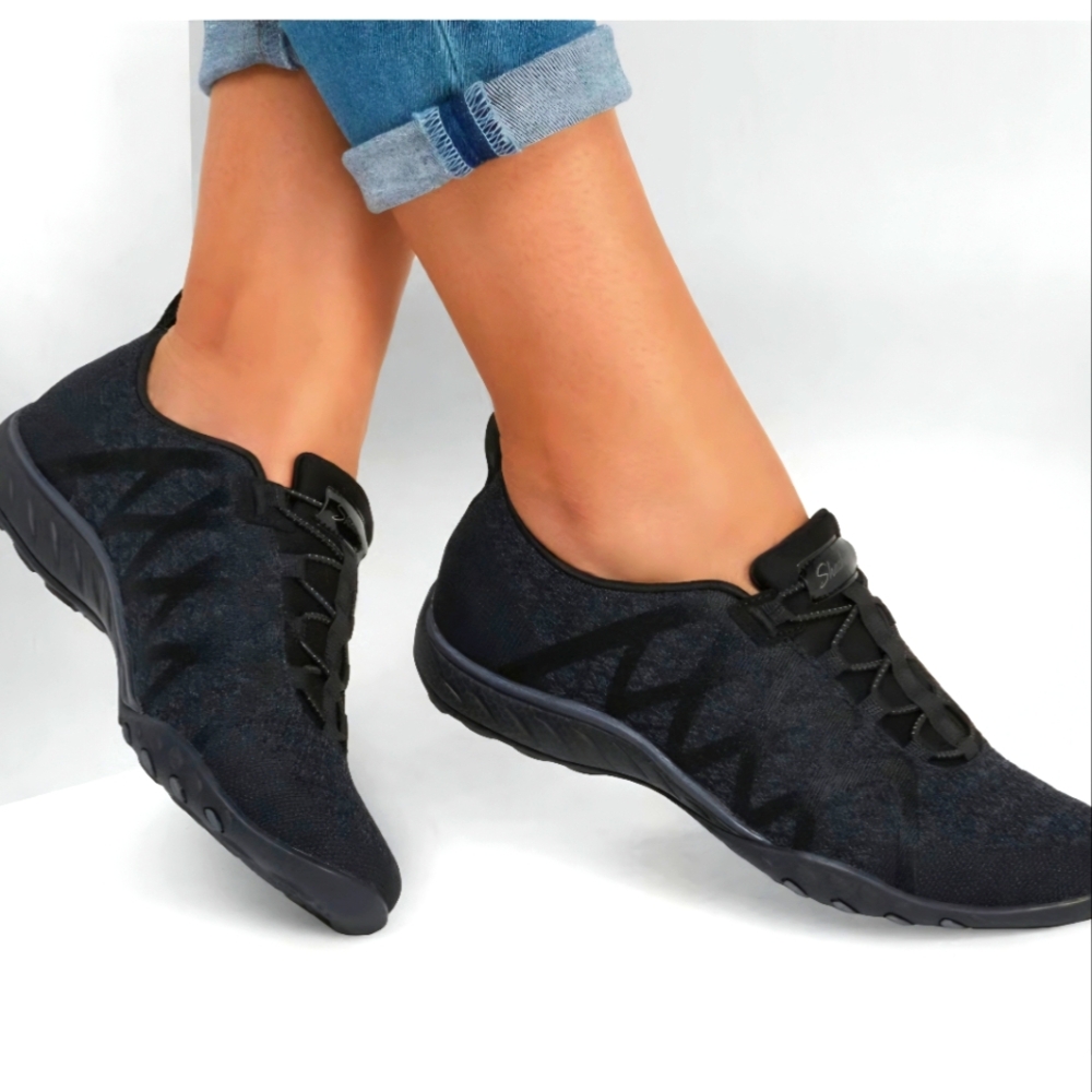 Skechers Air Cooled Memory Foam Relaxed Fit Shoe In Black Size 9